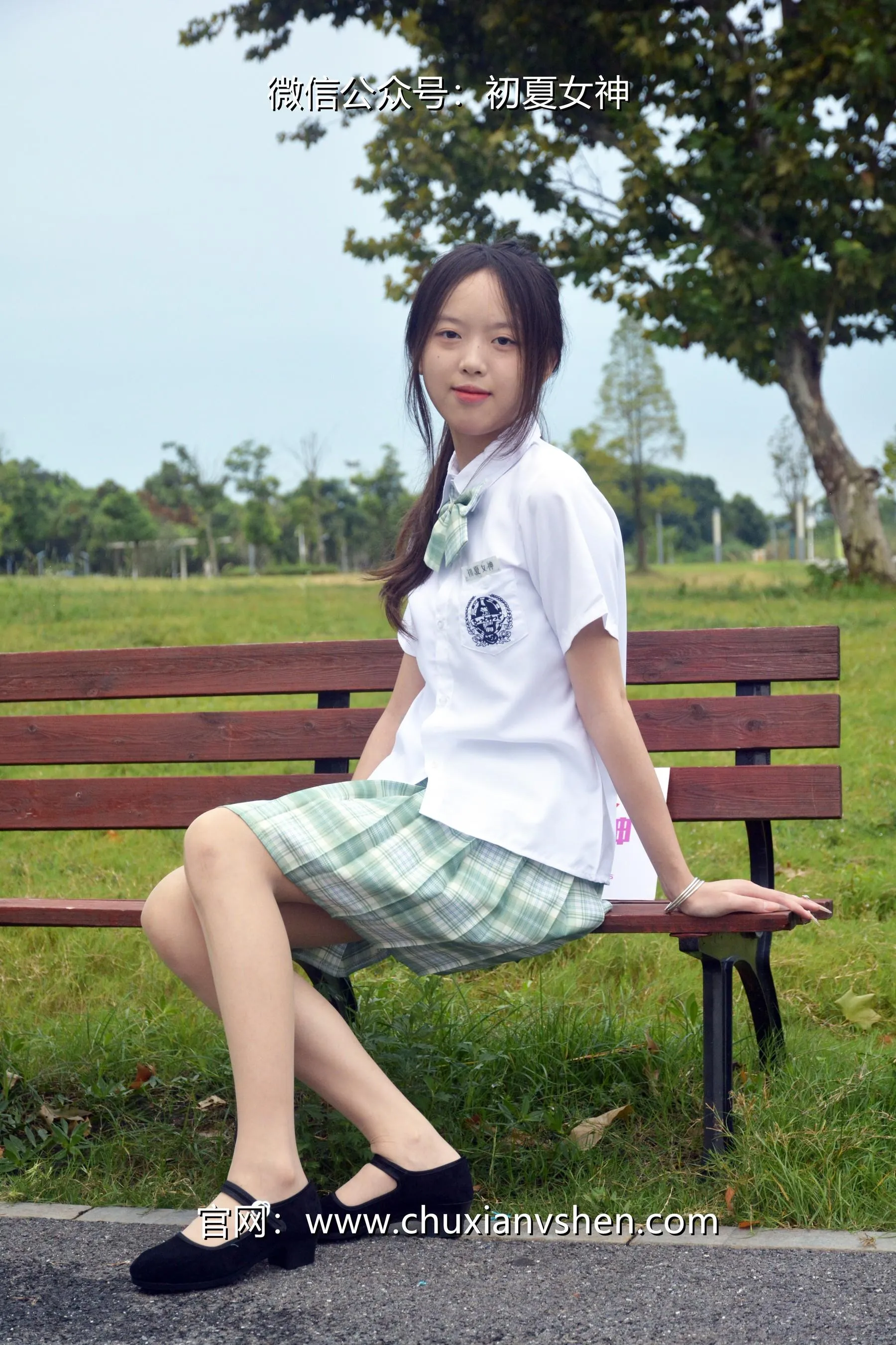 初夏女神 NO.029 情情 绿色JK套 [72P]插图